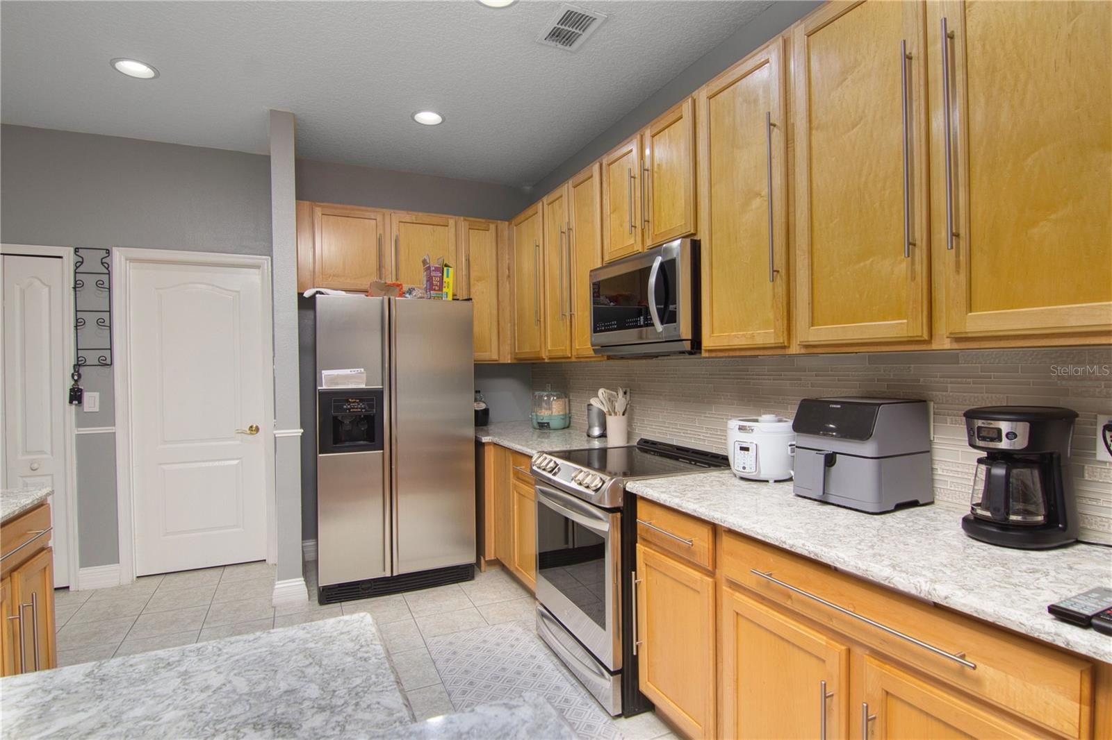 Image 13 of 30 For 2229 Grand Poplar Street