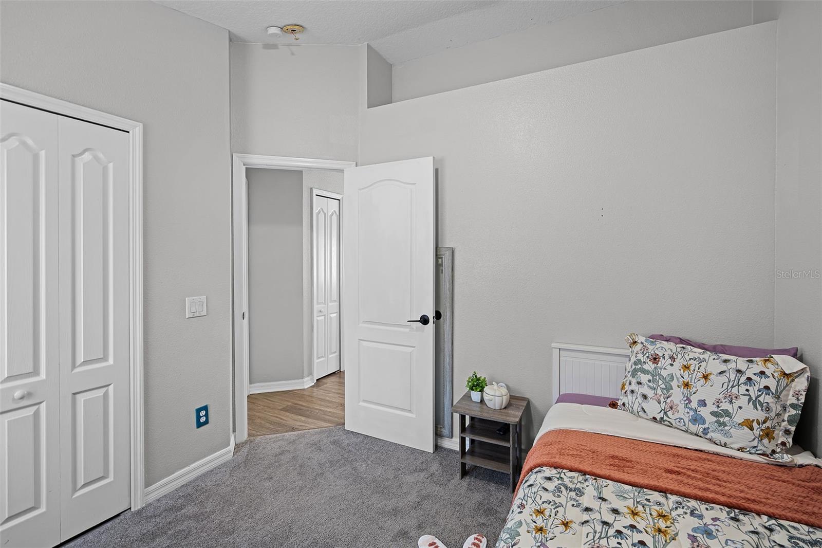 Image 19 of 24 For 12829 Kings Lake Drive