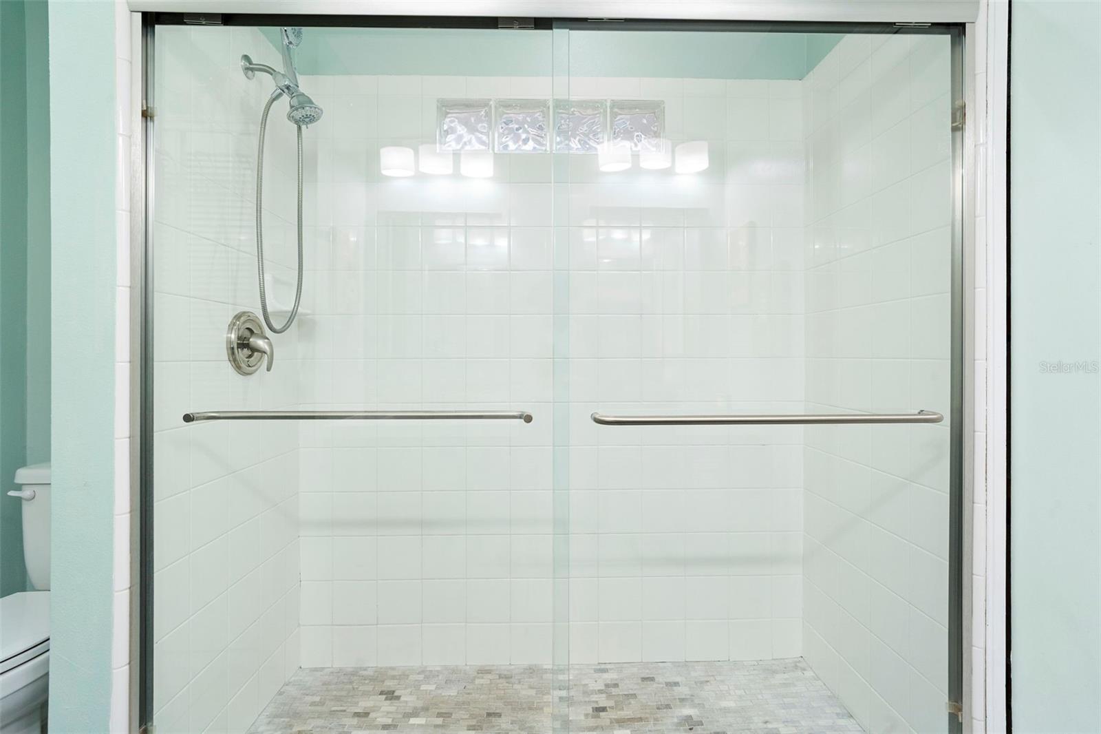 Image 18 of 33 For 3030 Bridgehampton Lane
