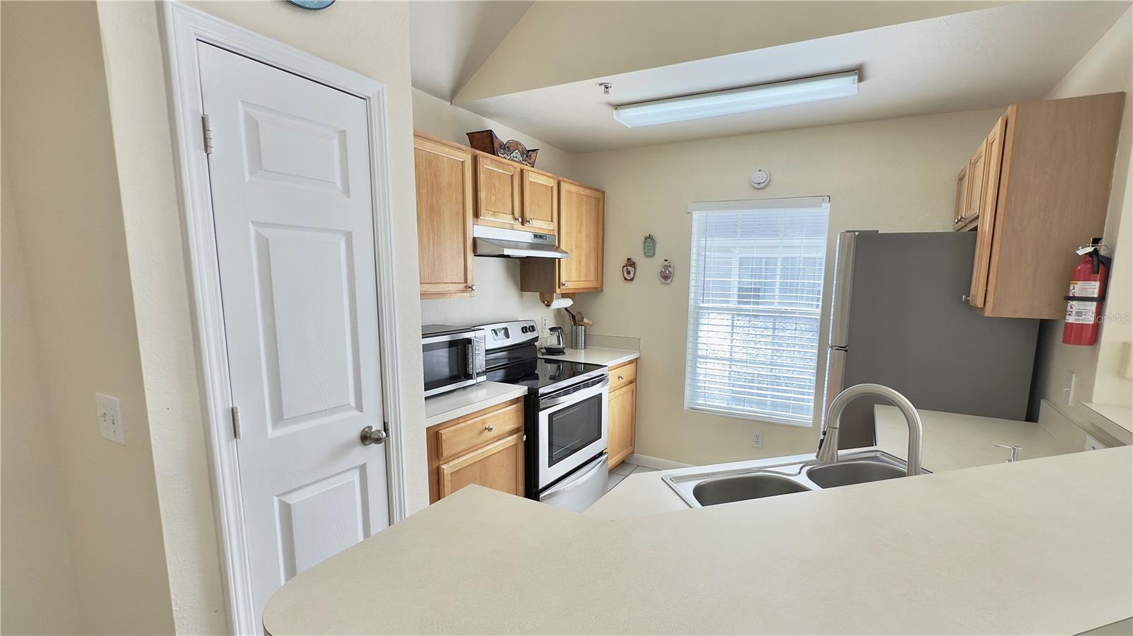 Image 12 of 39 For 9005 Lee Vista Boulevard 1805