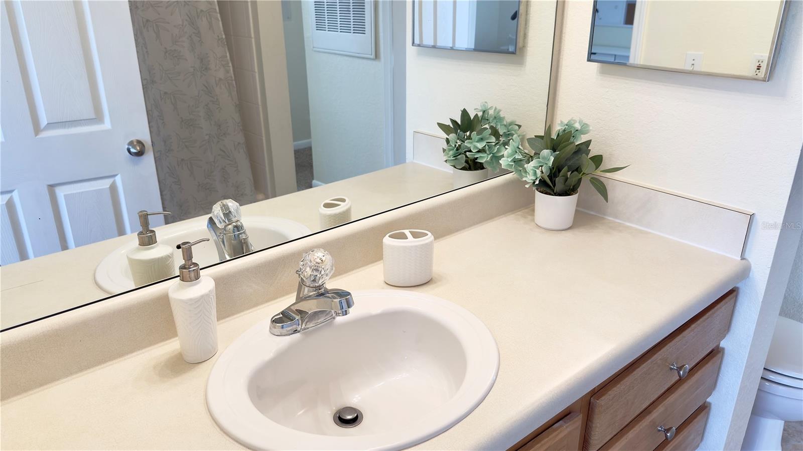 Image 22 of 39 For 9005 Lee Vista Boulevard 1805