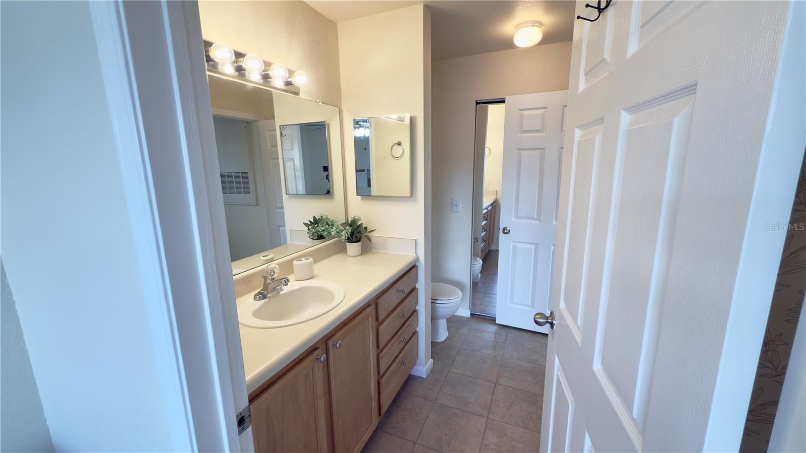 Image 23 of 39 For 9005 Lee Vista Boulevard 1805
