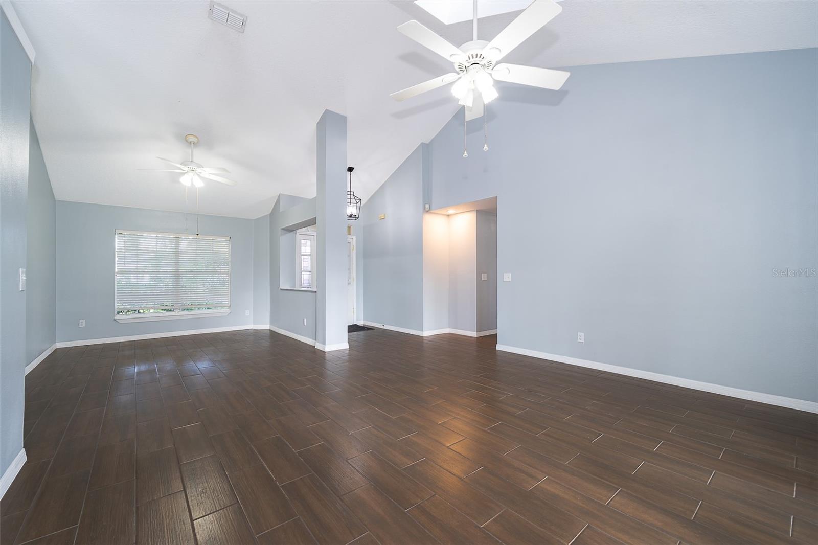 Image 4 of 34 For 1573 Errol Parkway