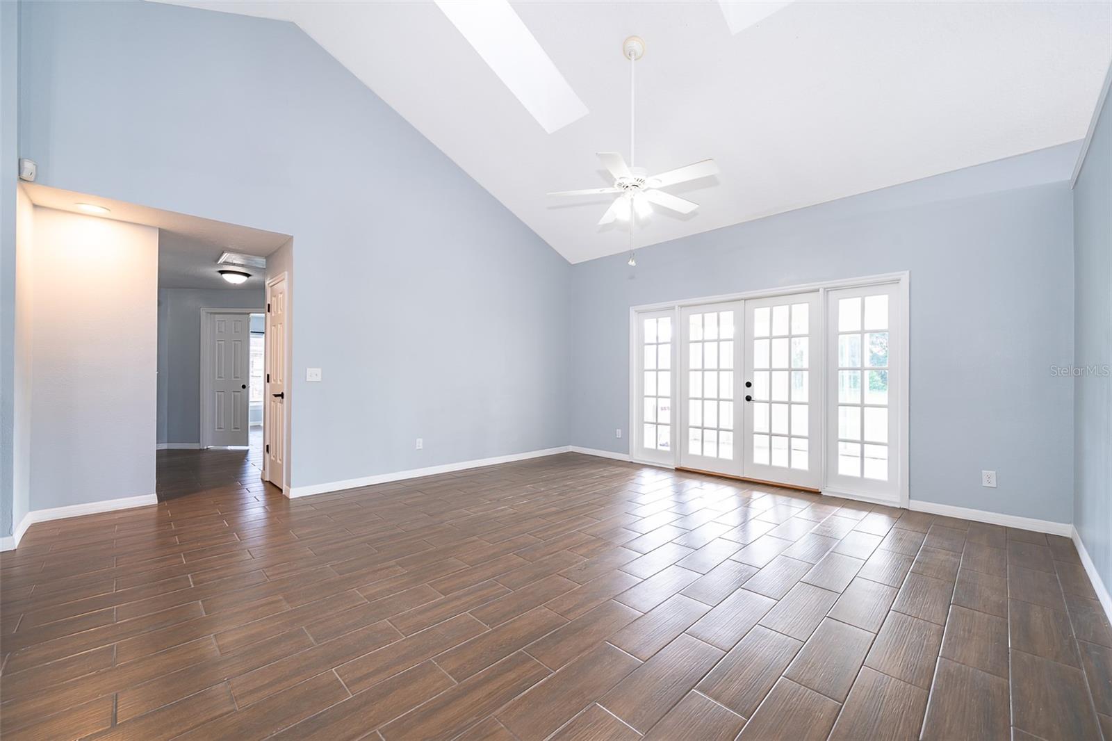Image 8 of 34 For 1573 Errol Parkway