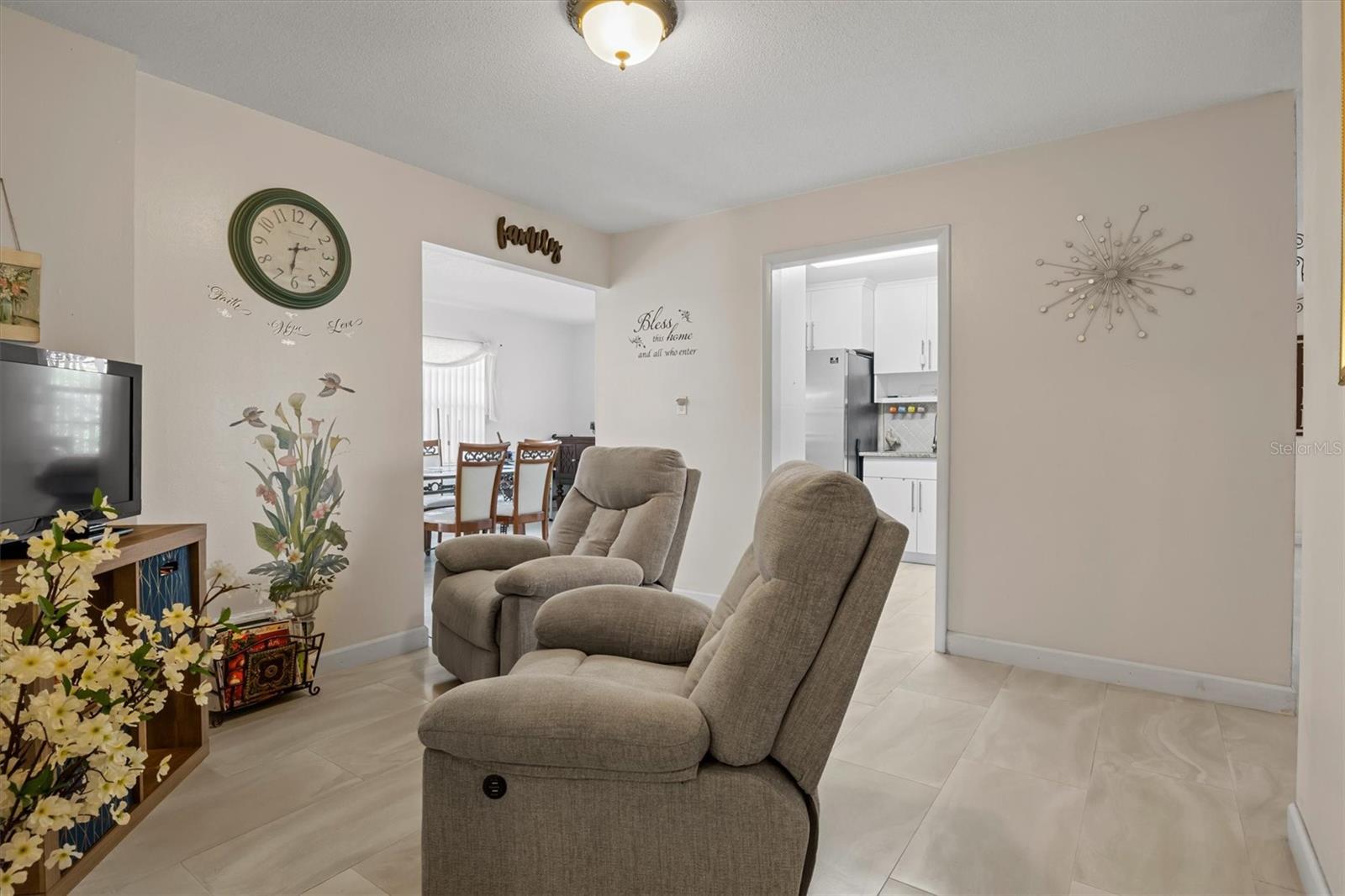 Image 12 of 25 For 1421 Avenue G Ne