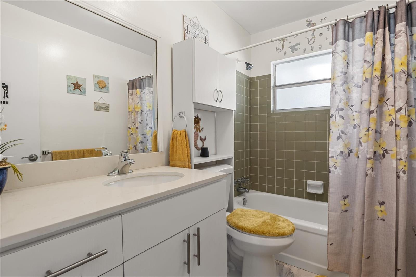 Image 19 of 25 For 1421 Avenue G Ne