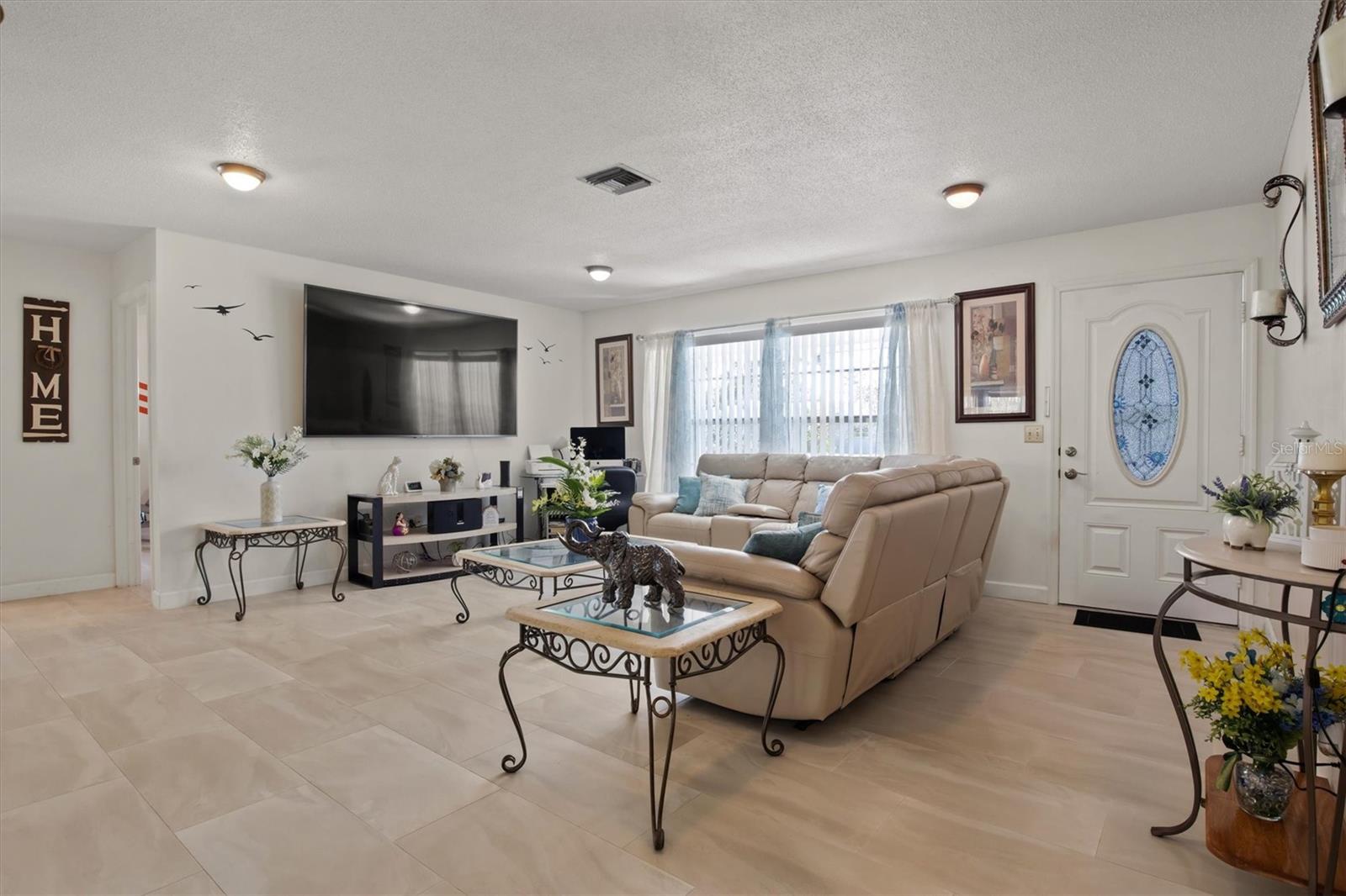 Image 4 of 25 For 1421 Avenue G Ne