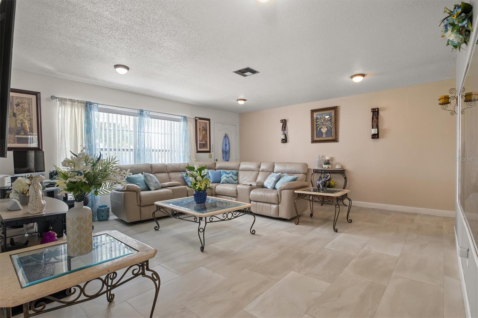 Image 5 of 25 For 1421 Avenue G Ne
