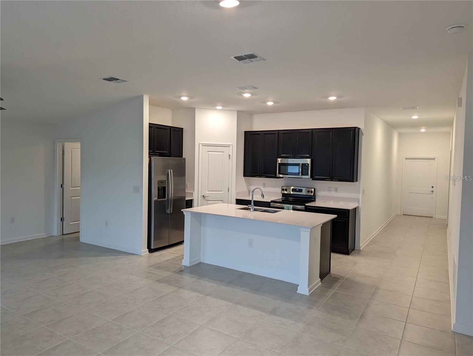 Image 5 of 16 For 292 Pineywoods Street