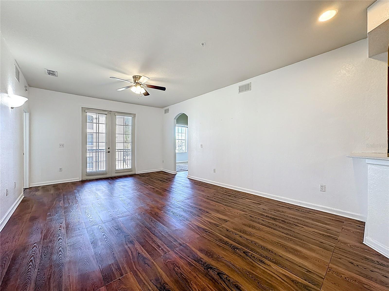 Image 11 of 55 For 3001 Greystone Loop 208