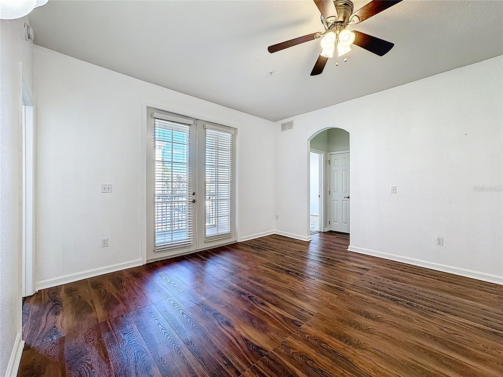 Image 12 of 55 For 3001 Greystone Loop 208