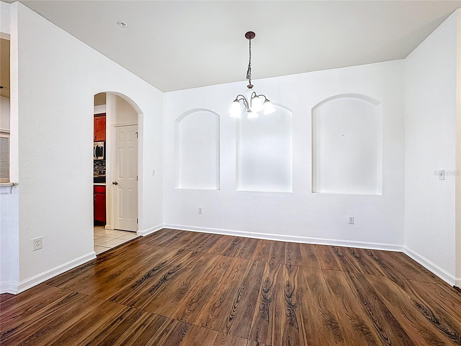 Image 17 of 55 For 3001 Greystone Loop 208