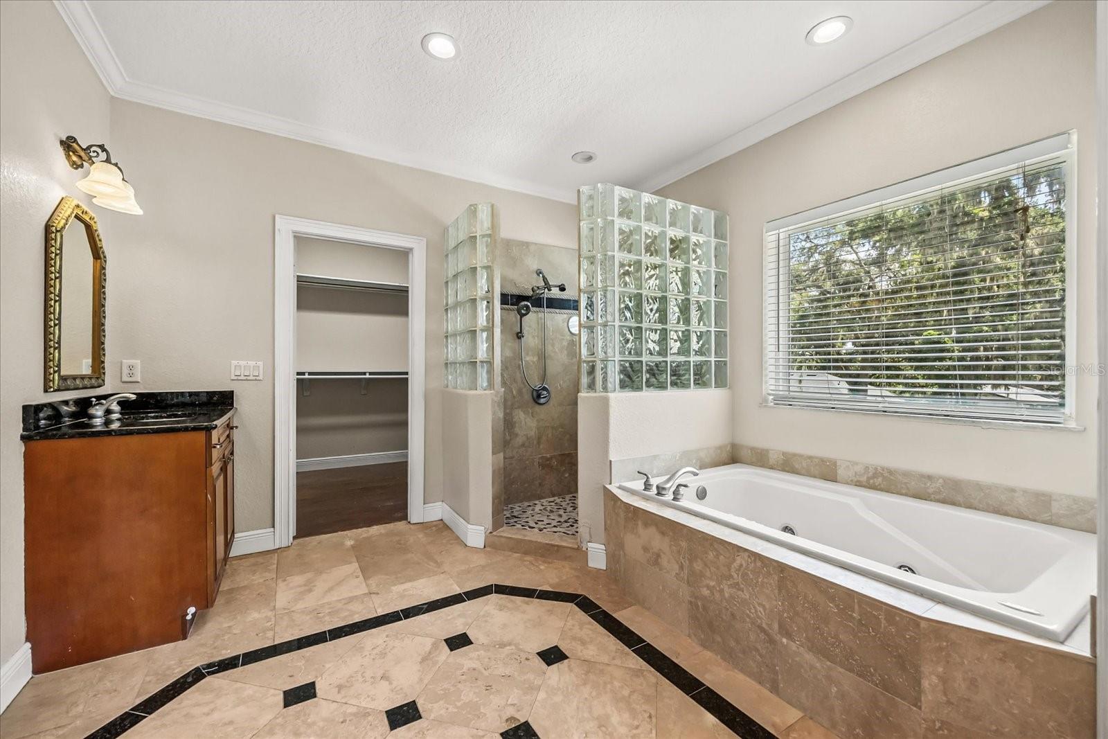 Image 17 of 43 For 3620 Leota Drive