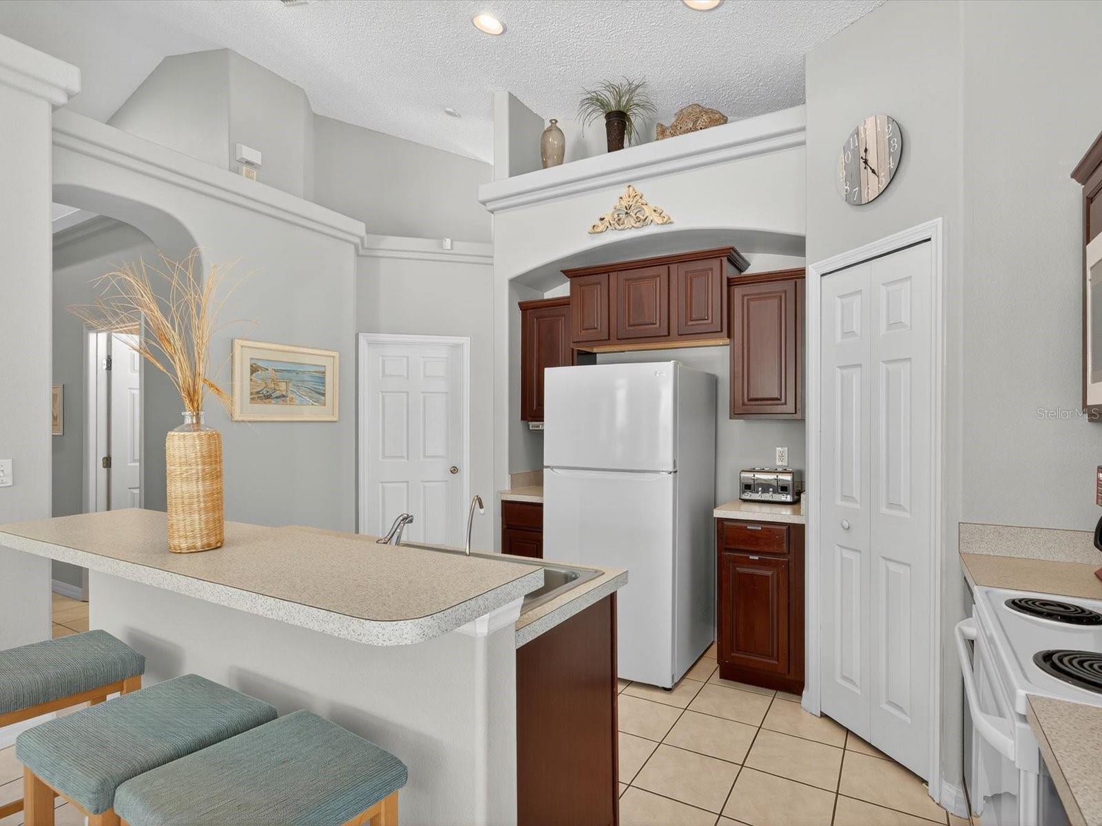 Image 12 of 59 For 16630 Rolling Green Drive