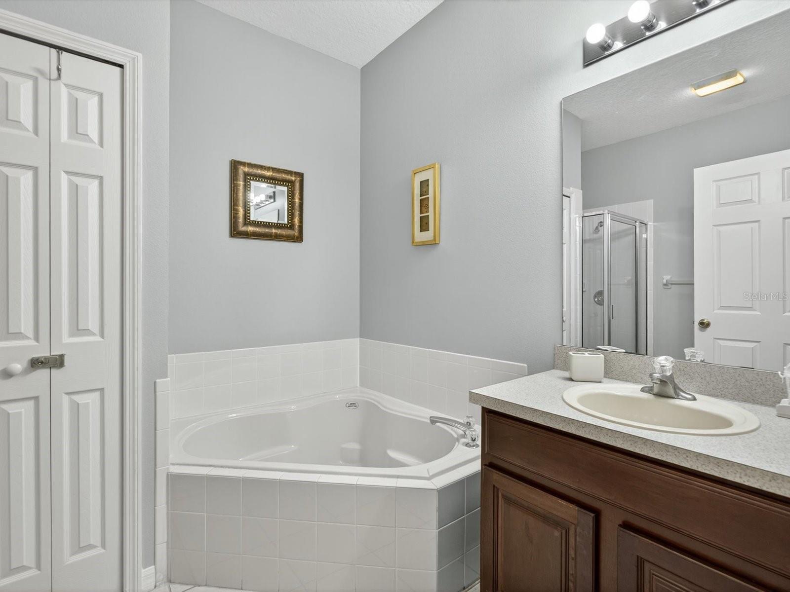 Image 30 of 59 For 16630 Rolling Green Drive