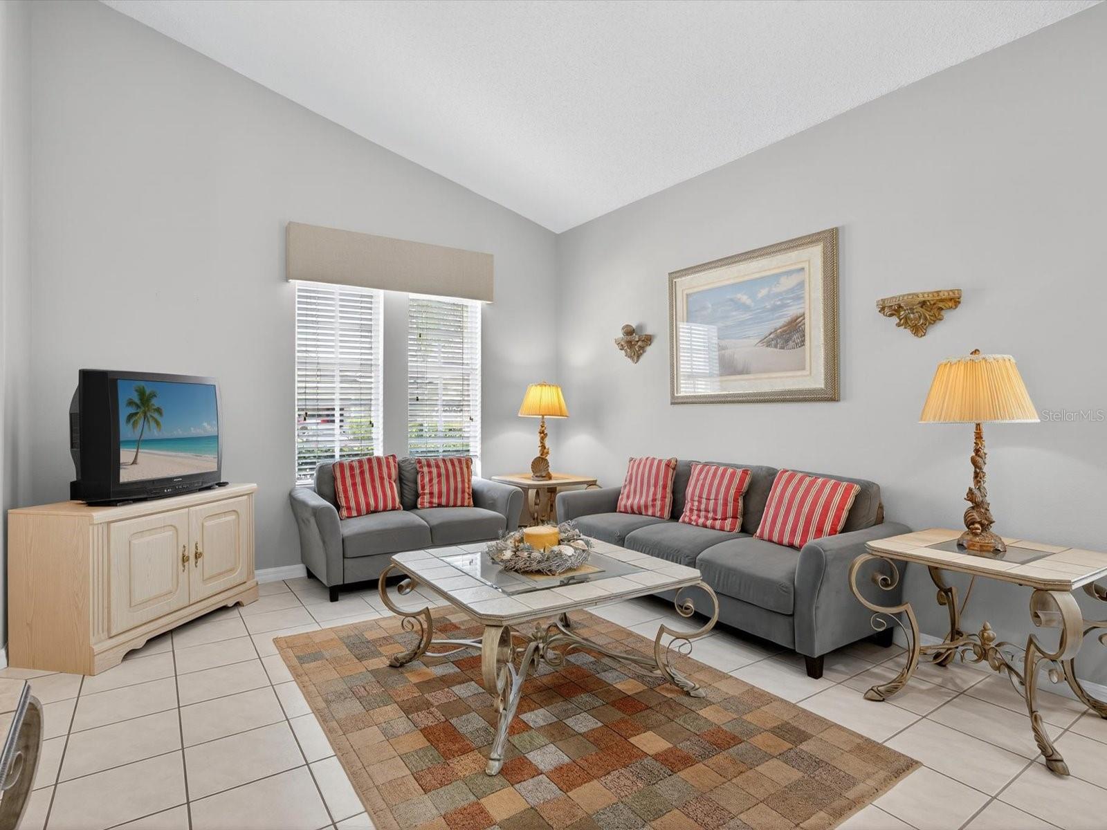 Image 6 of 59 For 16630 Rolling Green Drive