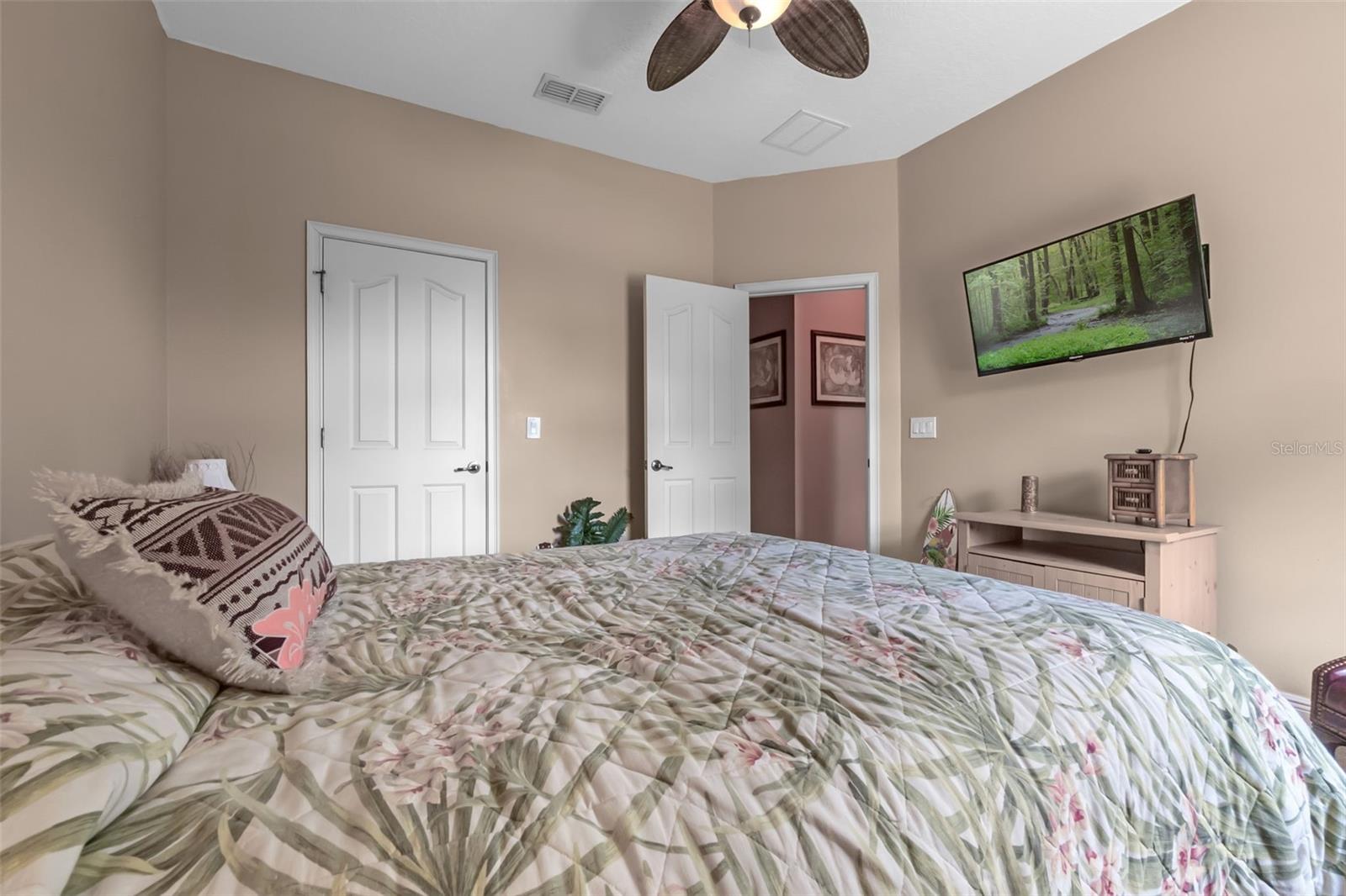 Image 25 of 46 For 1460 Prairie Oaks Drive