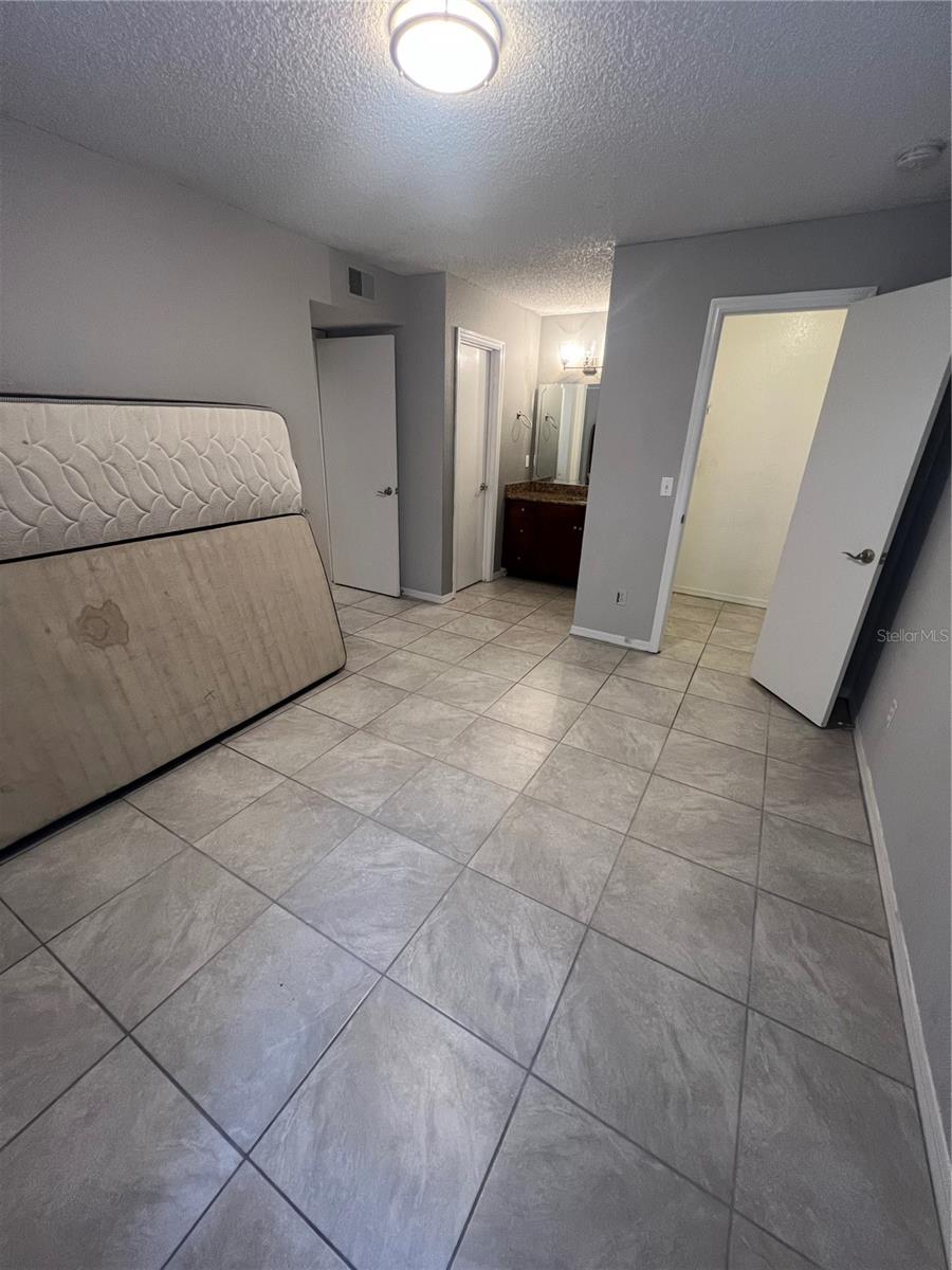 Image 5 of 9 For 5152 Conroy Road 18