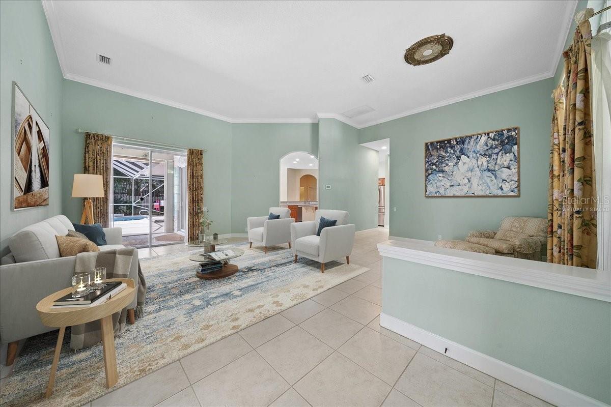 Image 10 of 45 For 327 Southampton Drive