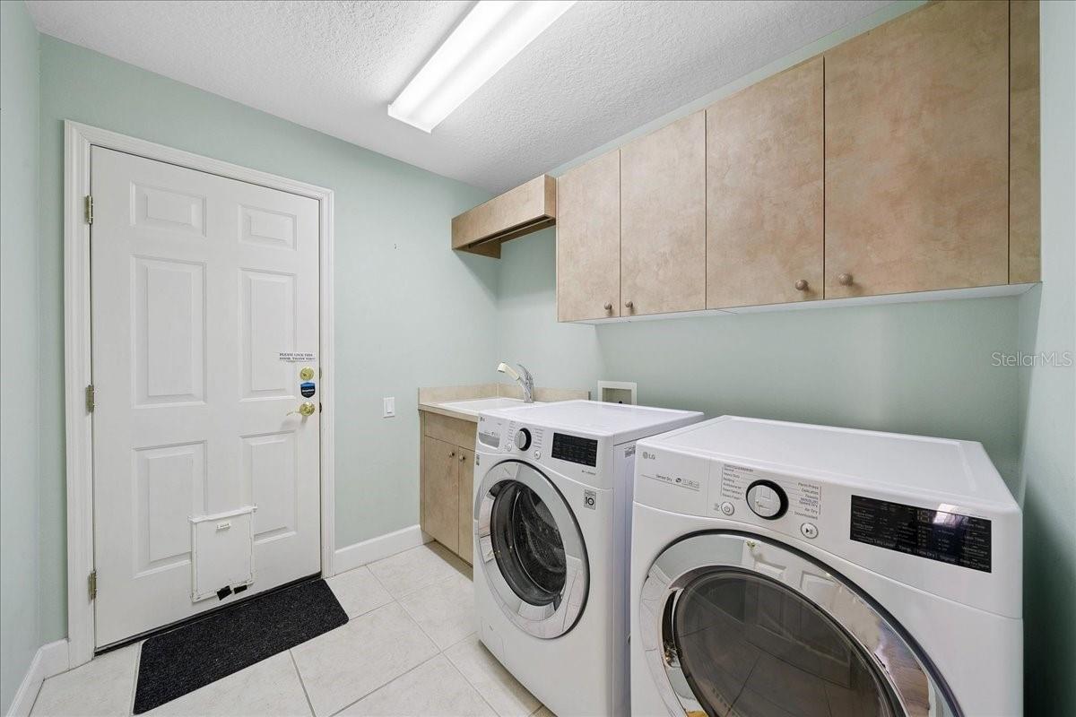 Image 31 of 45 For 327 Southampton Drive