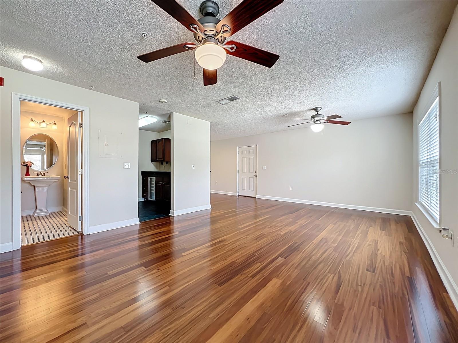Image 9 of 43 For 2019 Dixie Belle Drive 2019t