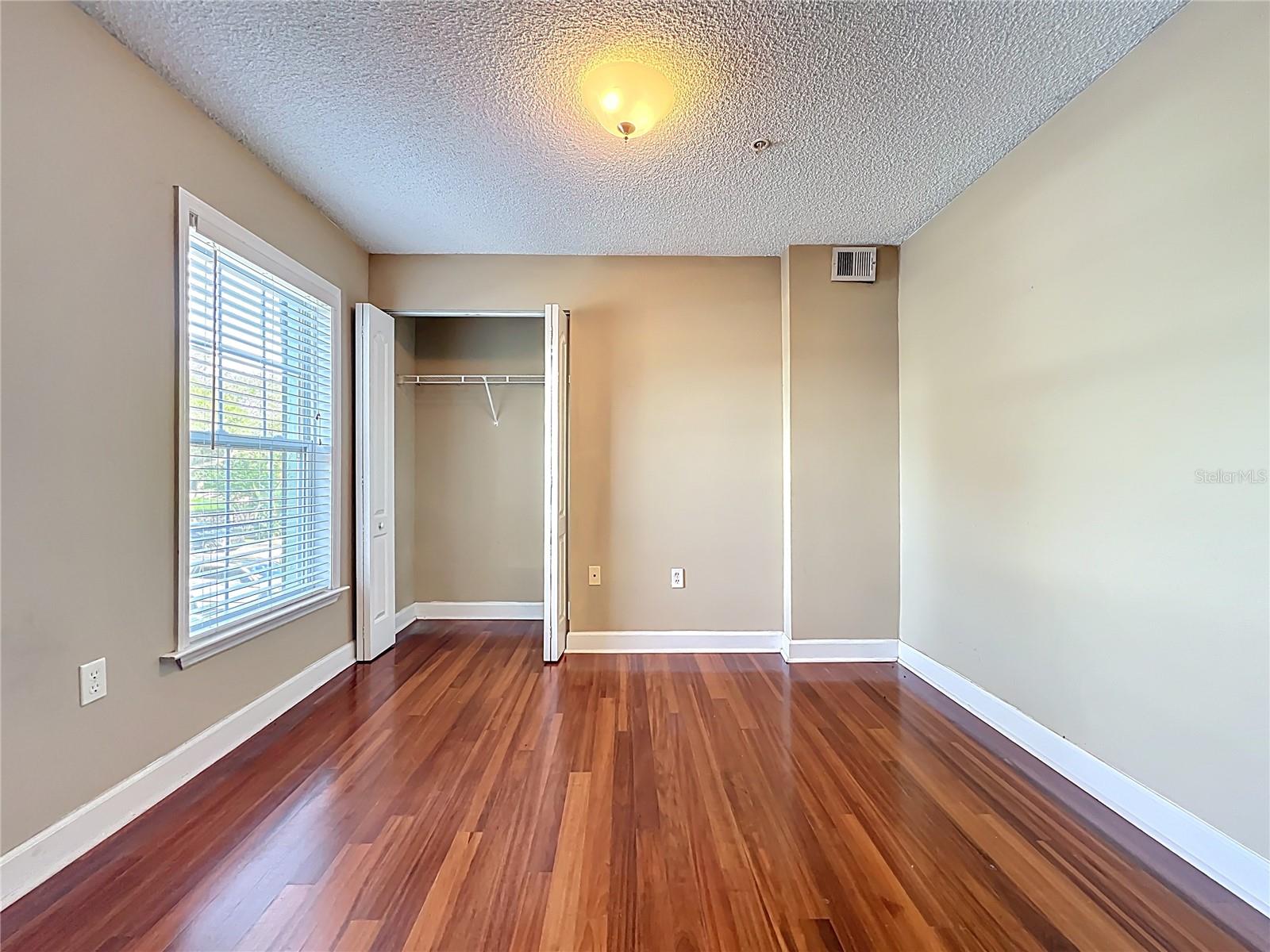 Image 21 of 46 For 2065 Dixie Belle Drive 2065m