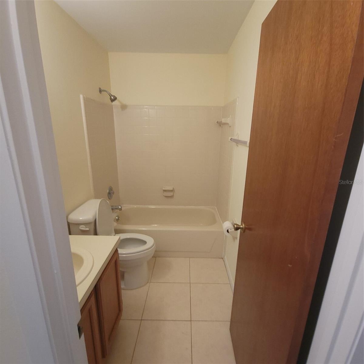 Image 10 of 22 For 462 Lake Avenue