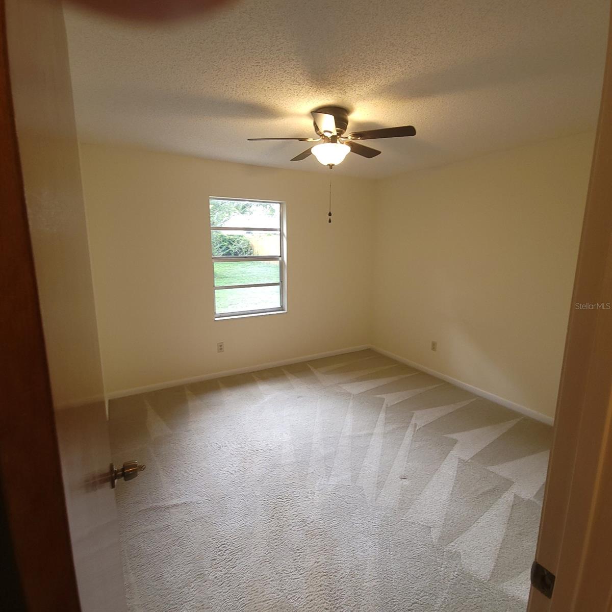 Image 11 of 22 For 462 Lake Avenue