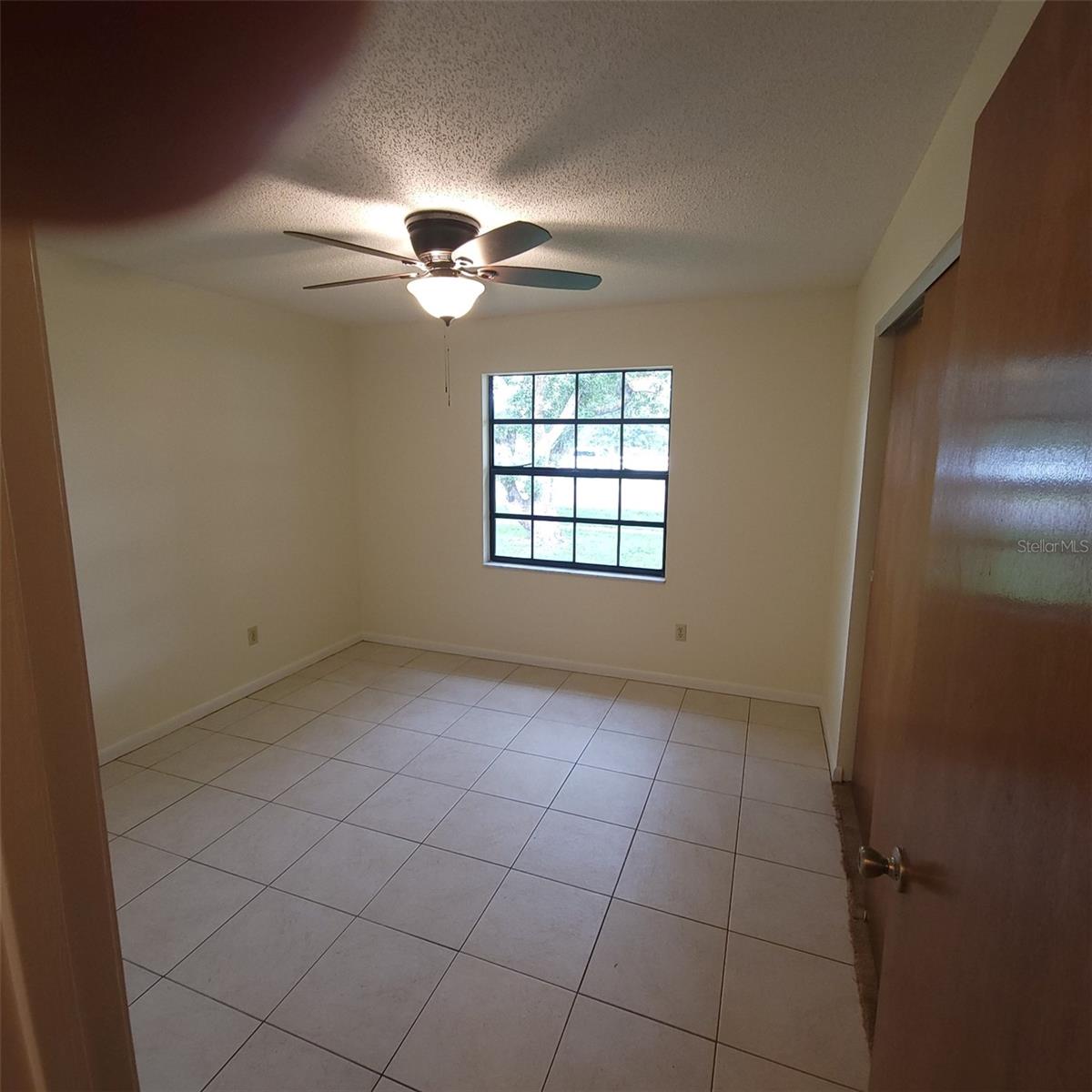 Image 8 of 22 For 462 Lake Avenue