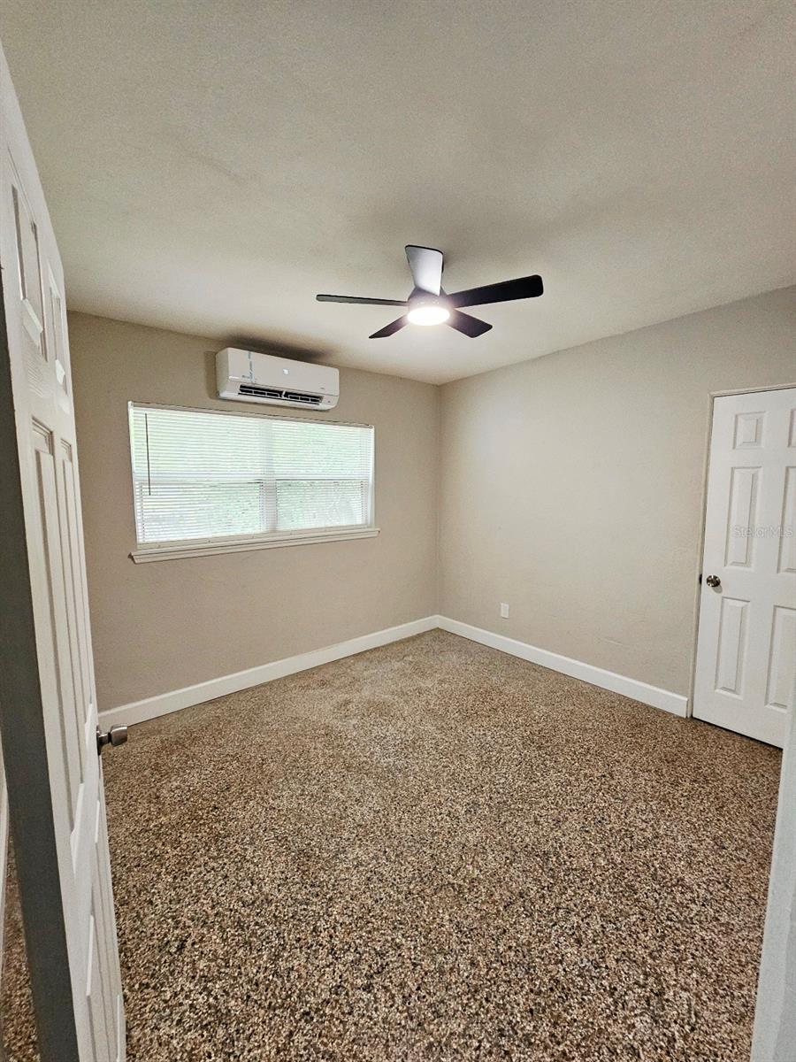Image 10 of 10 For 940 Grand Street