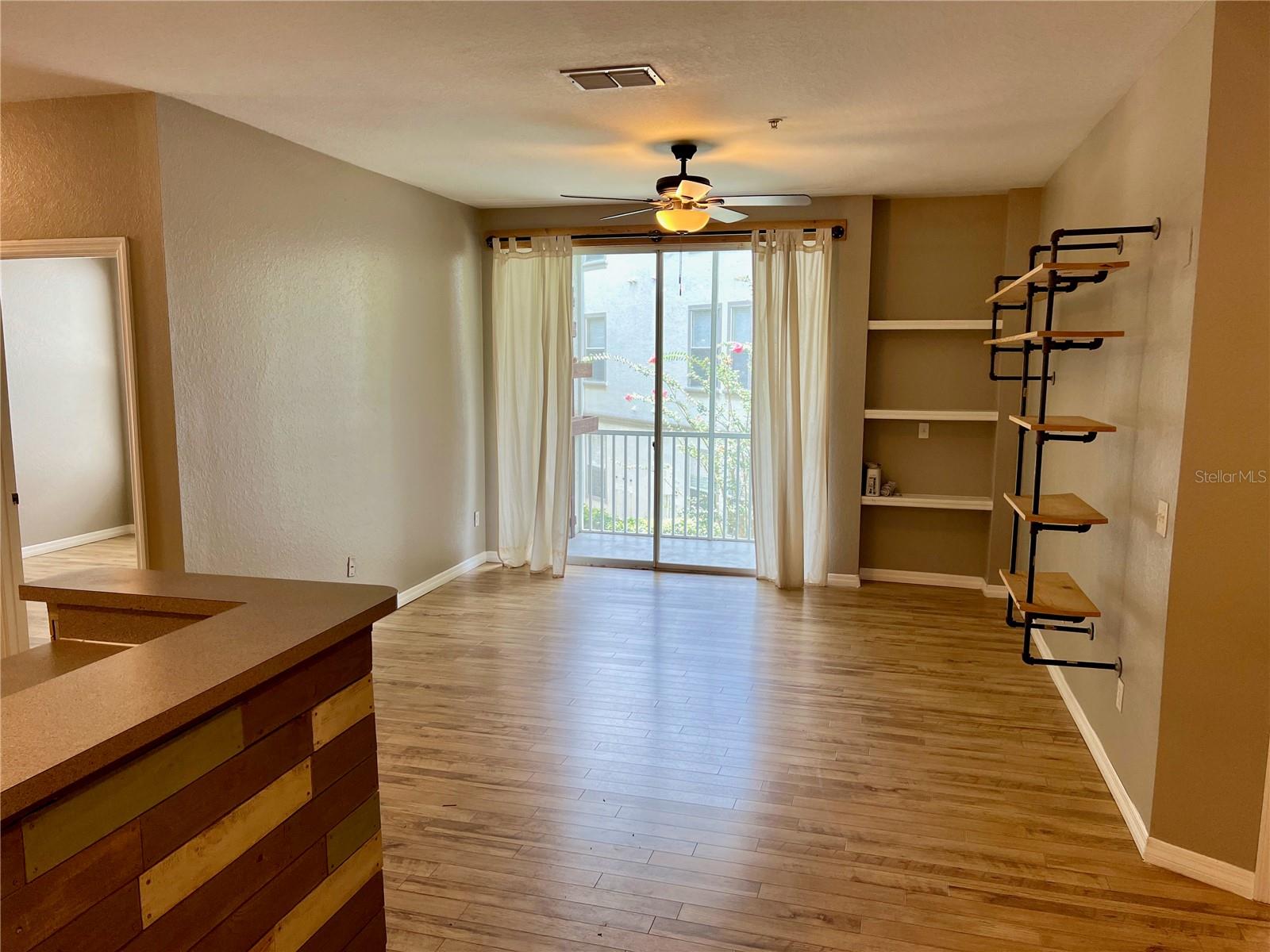 Image 4 of 22 For 2615 Maitland Crossing Way 9201