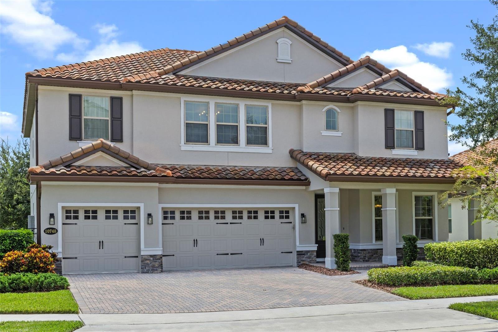 Image 4 of 65 For 10748 Citron Oaks Drive