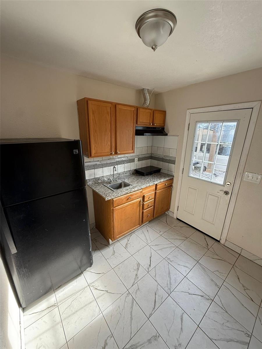 Image 4 of 6 For 6020 Harcourt Avenue
