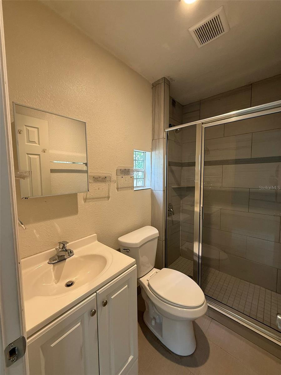 Image 5 of 6 For 6020 Harcourt Avenue