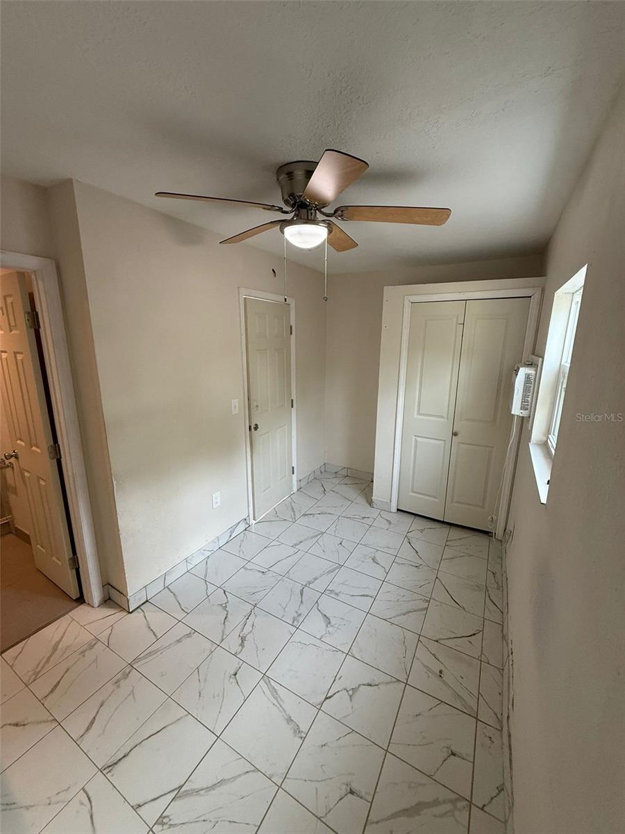 Image 6 of 6 For 6020 Harcourt Avenue
