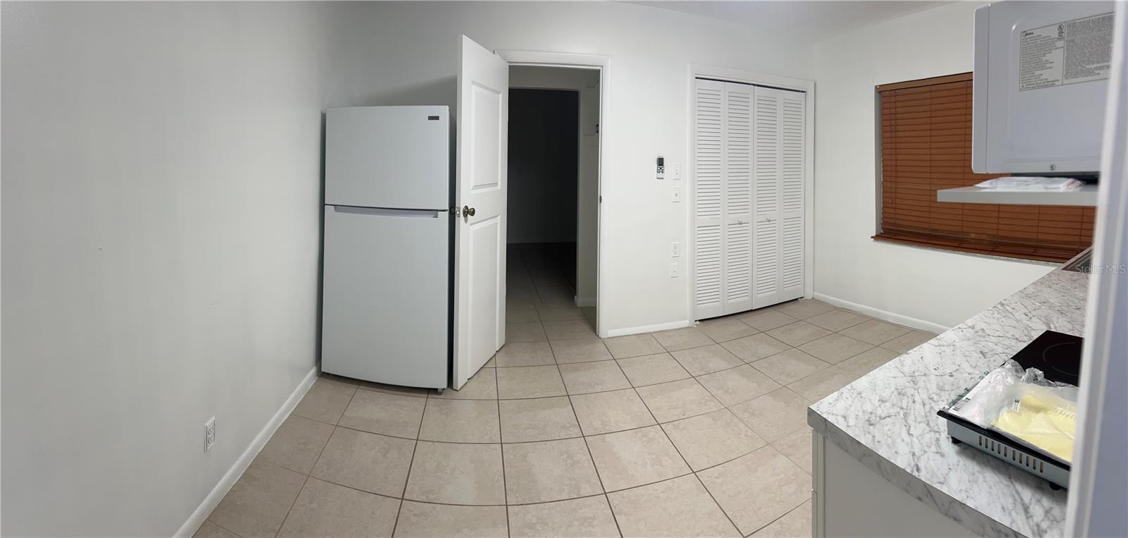 Image 2 of 6 For 632 Paradise Island Way C