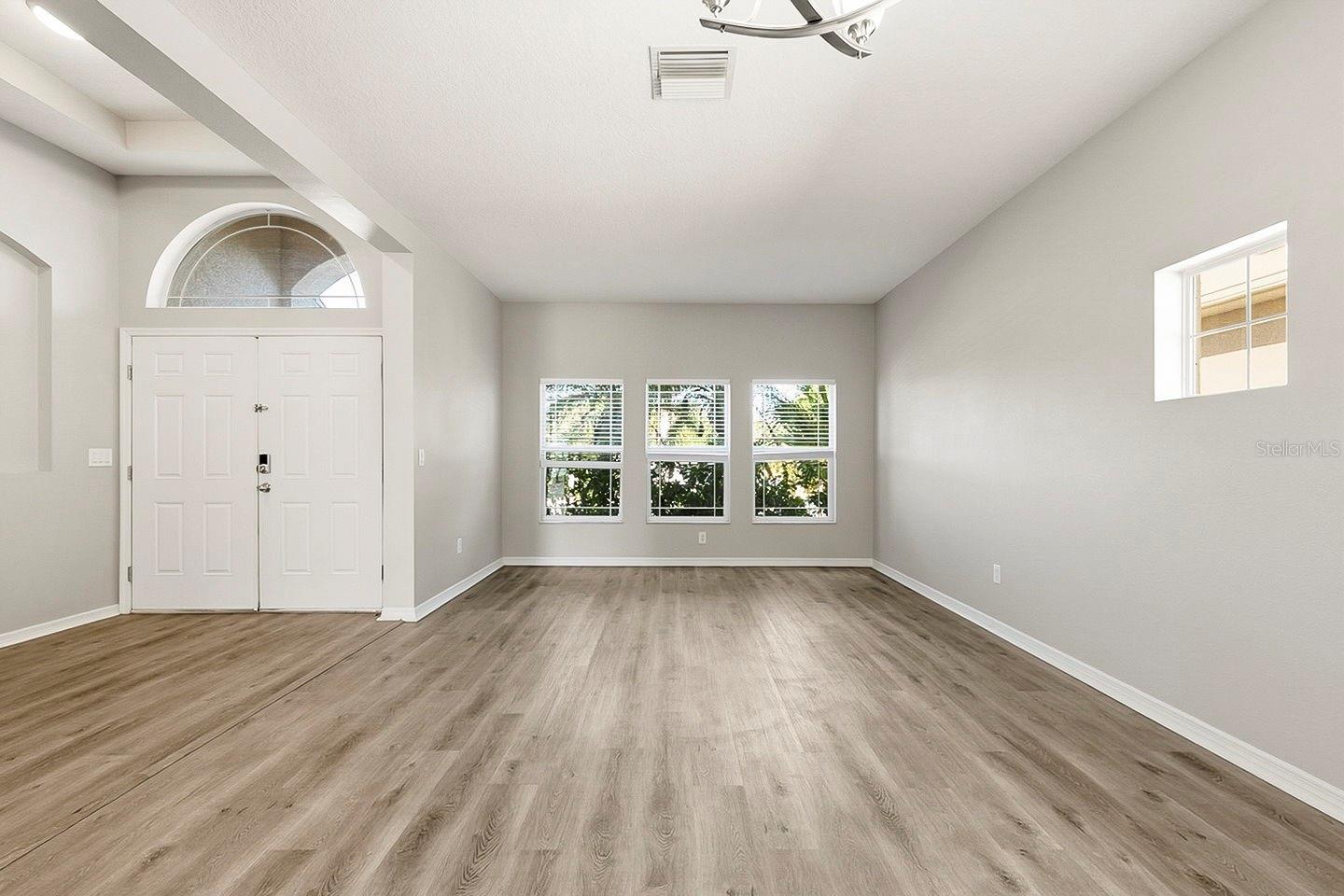 Image 14 of 46 For 1762 Mira Lago Circle