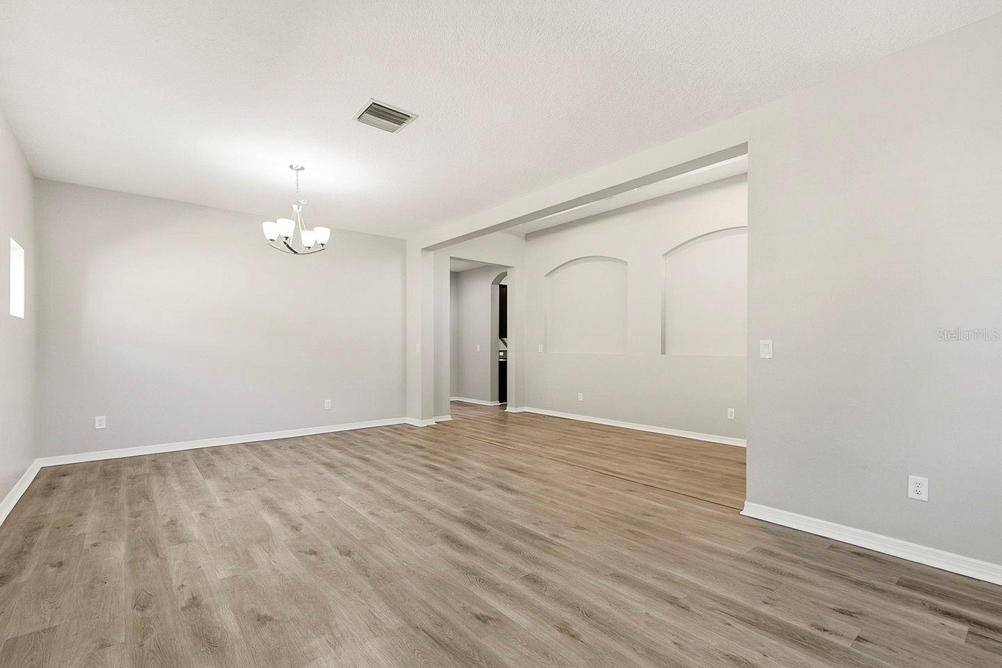 Image 17 of 46 For 1762 Mira Lago Circle