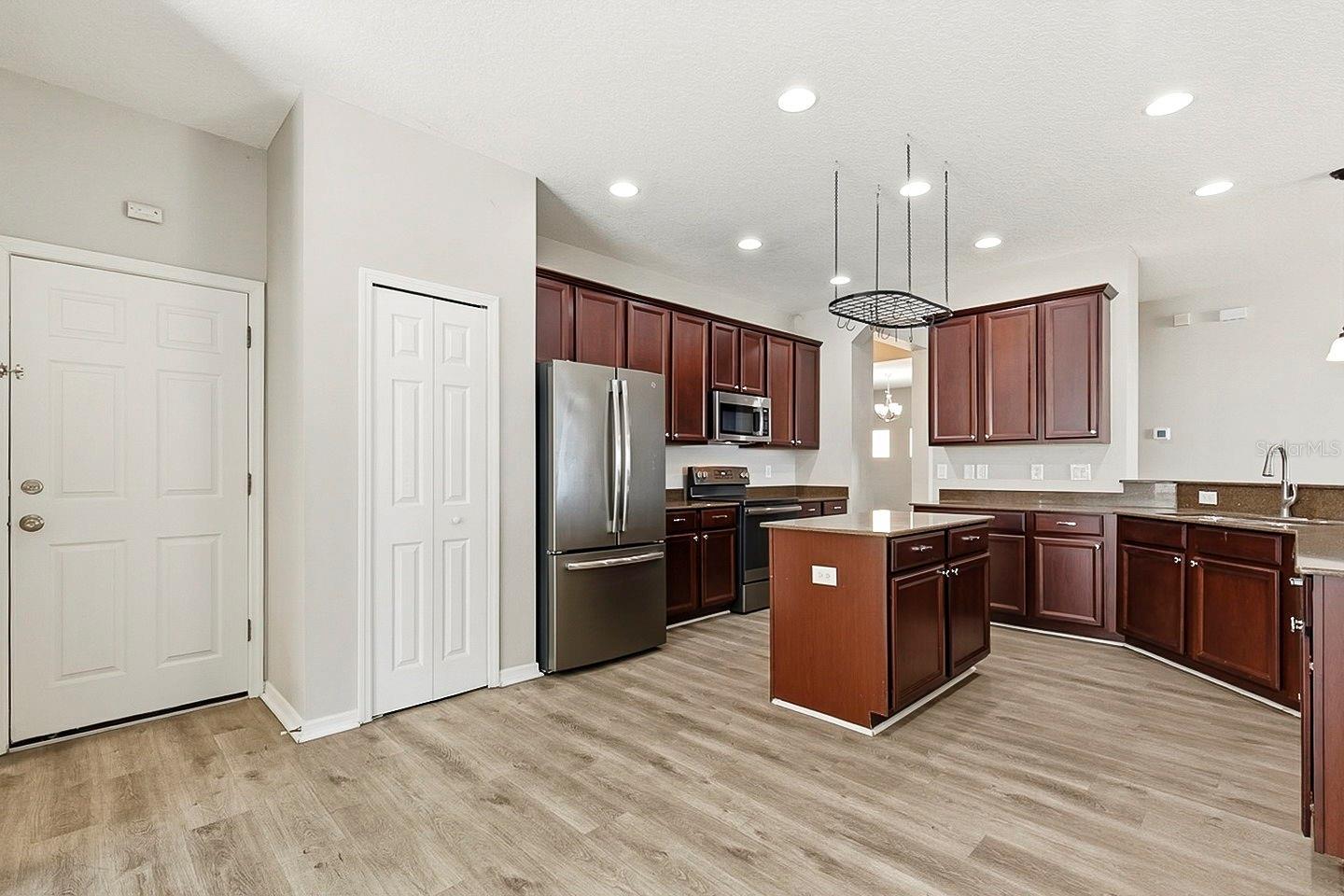 Image 21 of 46 For 1762 Mira Lago Circle