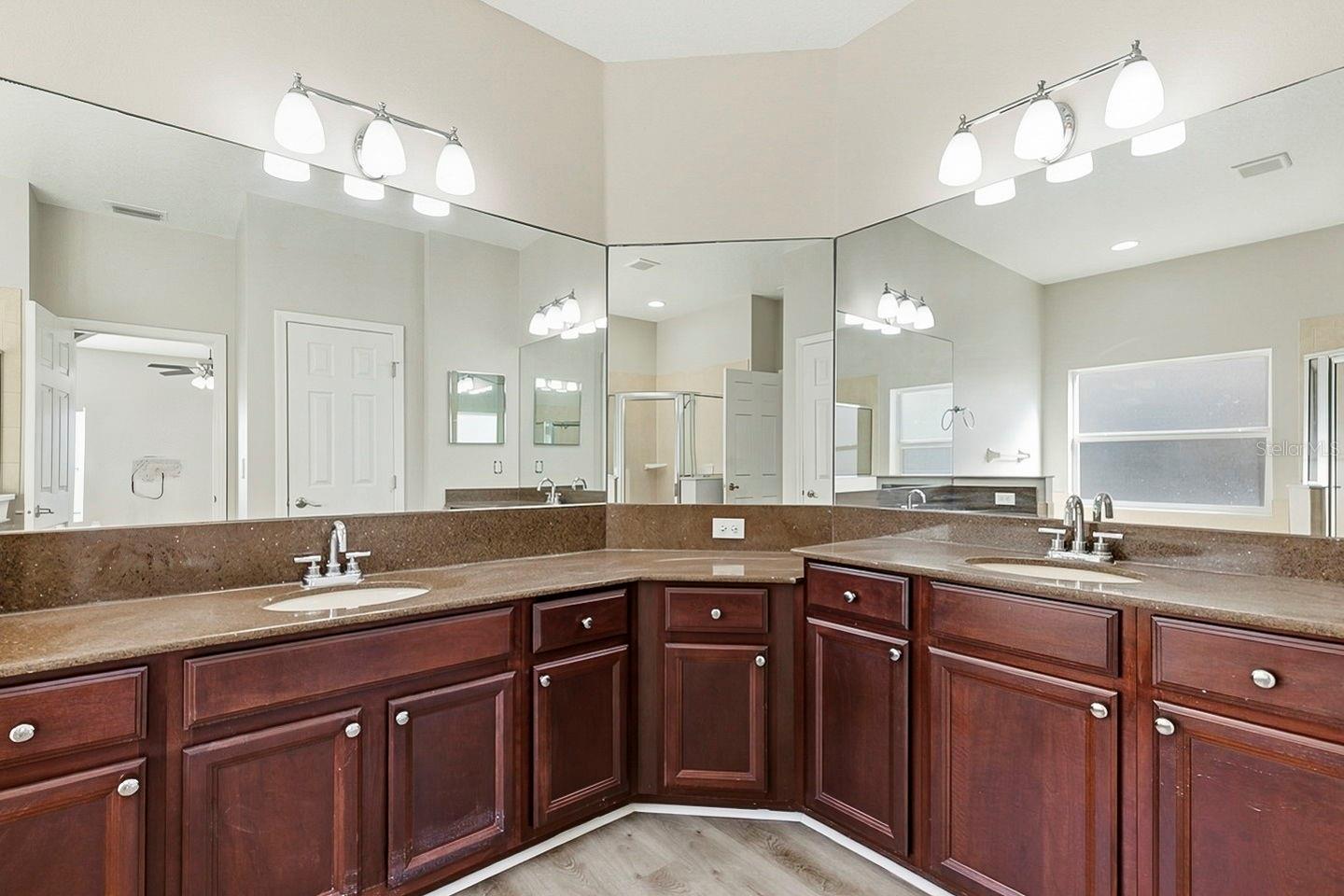 Image 28 of 46 For 1762 Mira Lago Circle