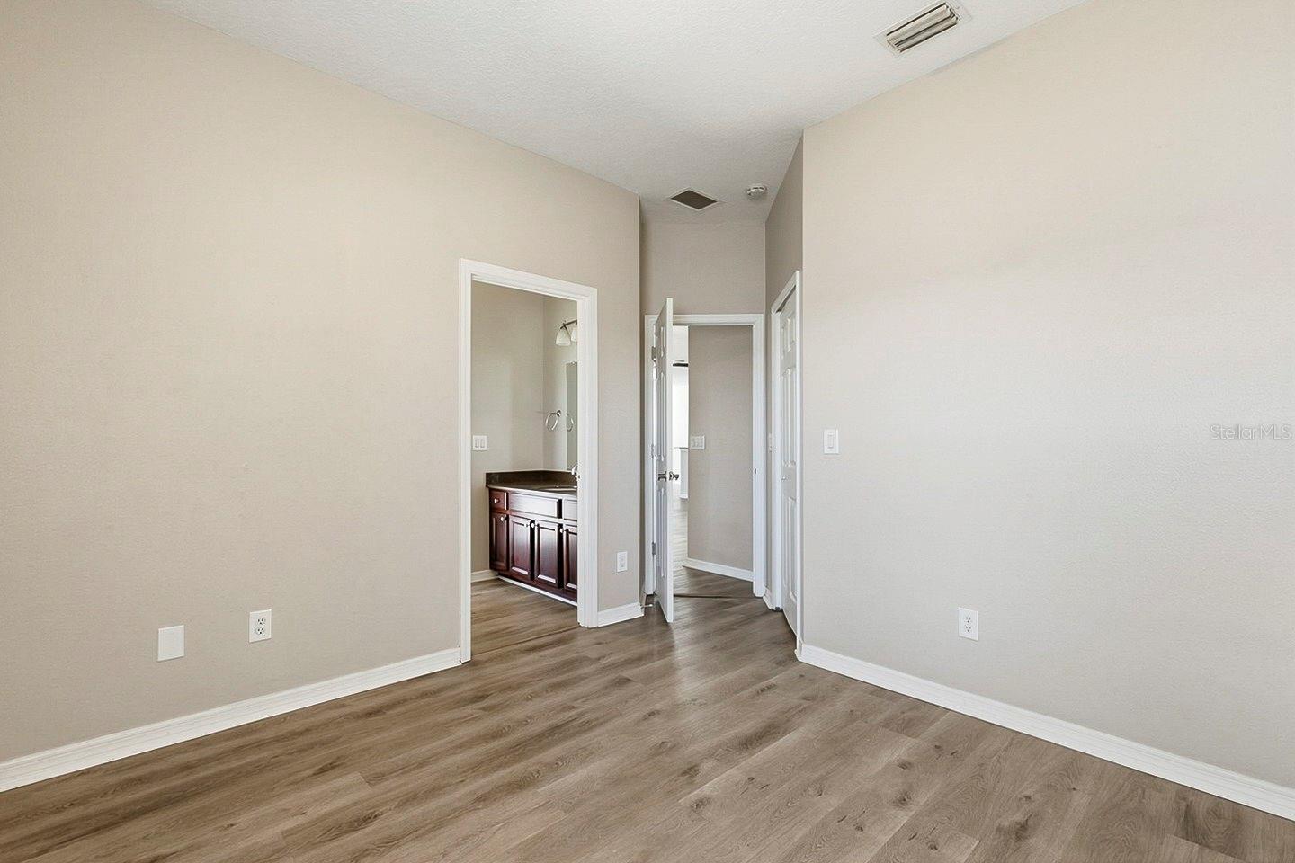 Image 35 of 46 For 1762 Mira Lago Circle