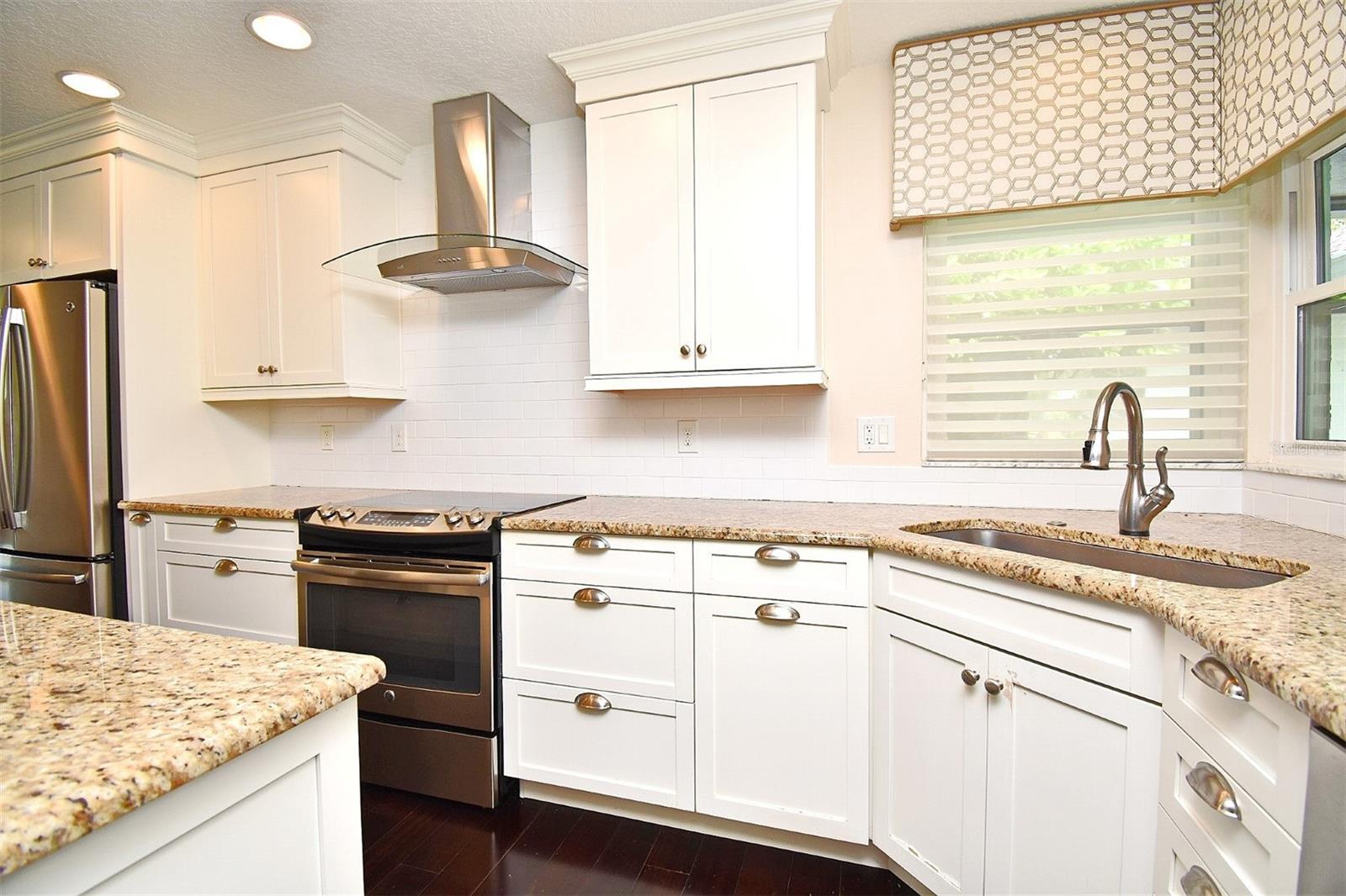Image 10 of 60 For 380 White Oak Cir