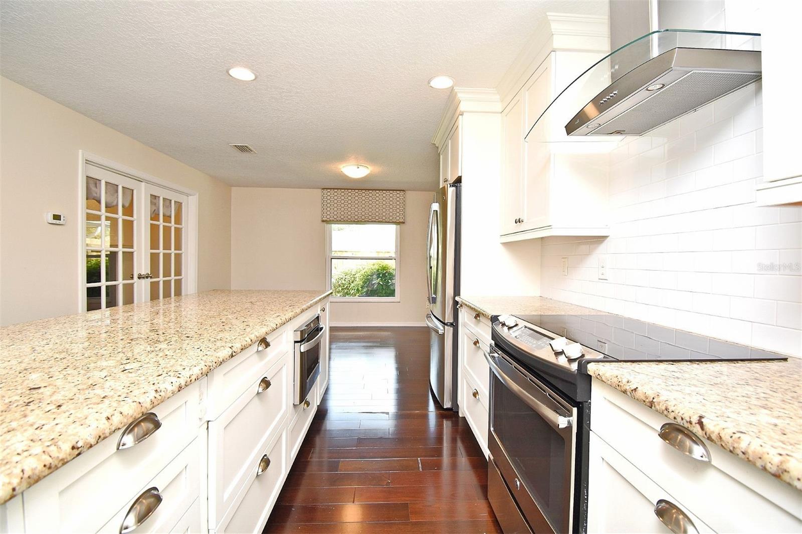 Image 14 of 60 For 380 White Oak Cir
