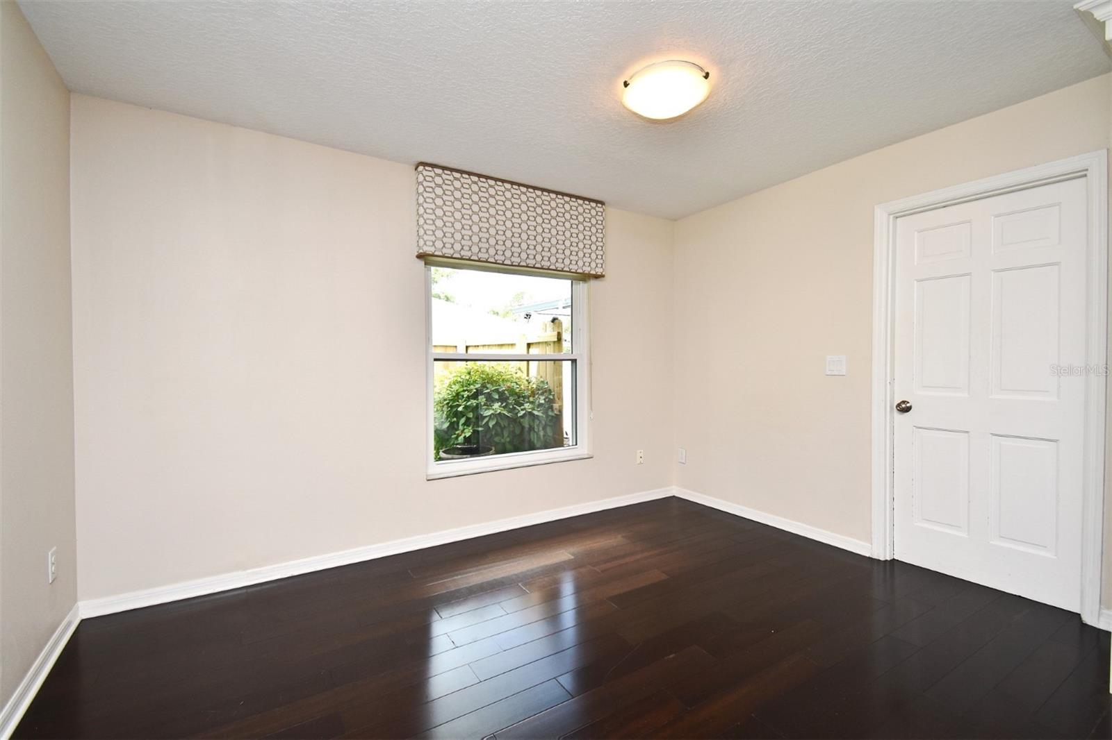 Image 17 of 60 For 380 White Oak Cir