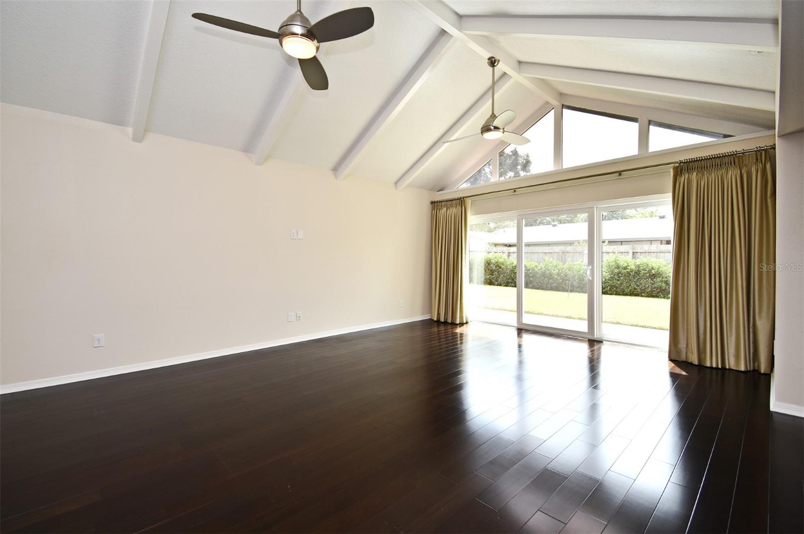 Image 23 of 60 For 380 White Oak Cir