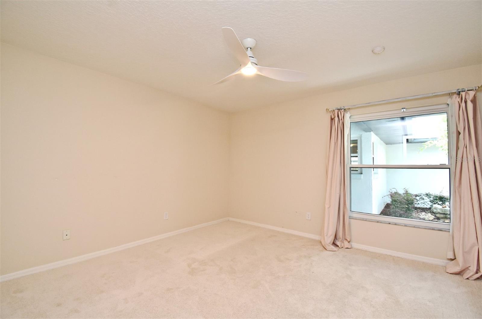 Image 39 of 60 For 380 White Oak Cir
