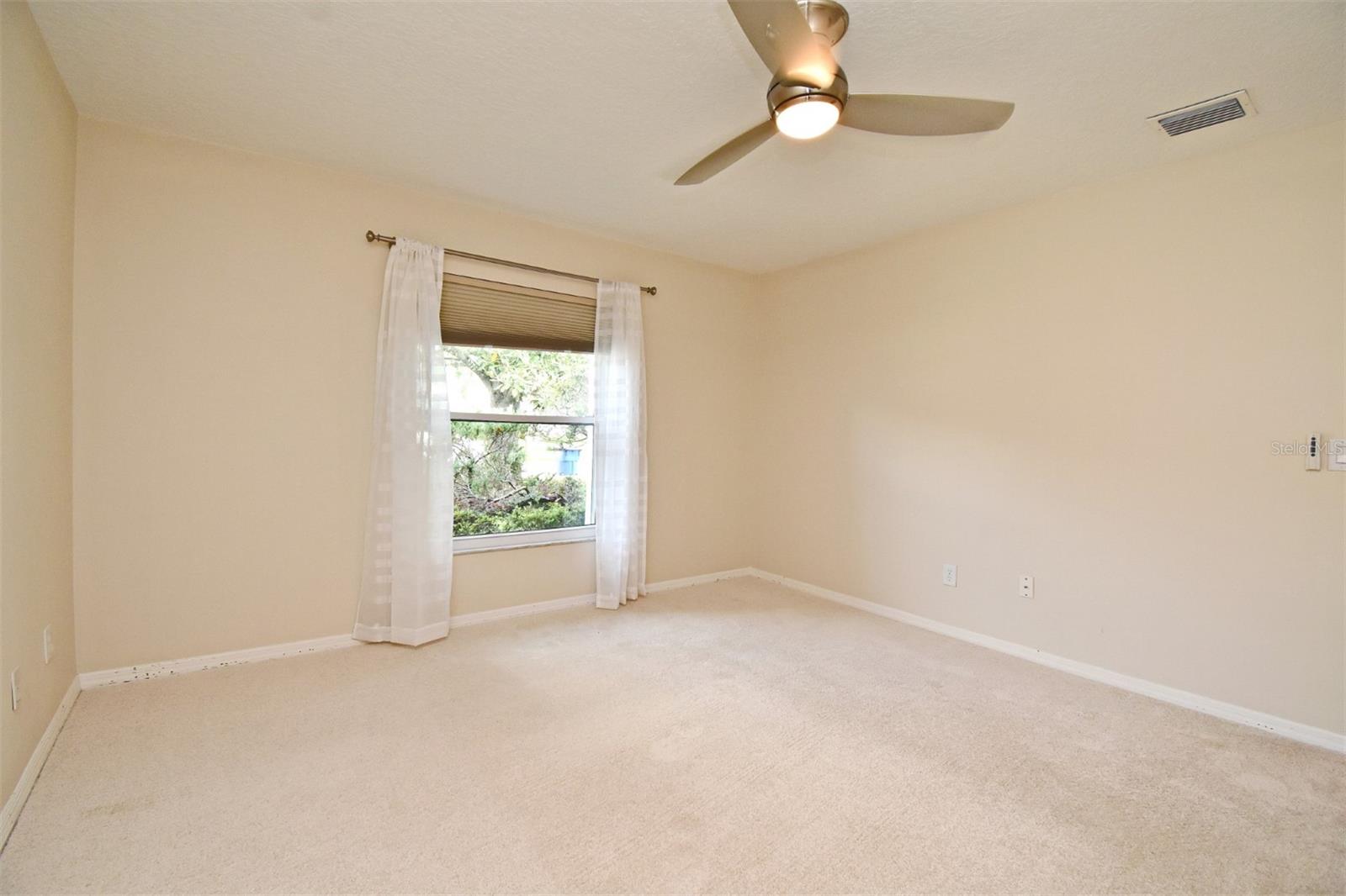 Image 42 of 60 For 380 White Oak Cir