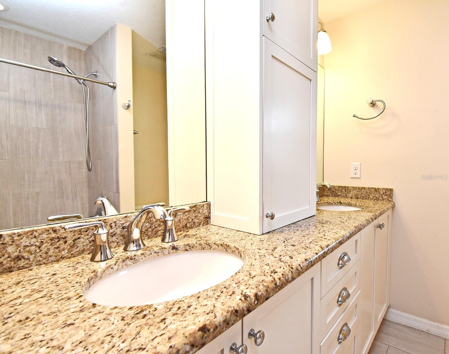 Image 44 of 60 For 380 White Oak Cir