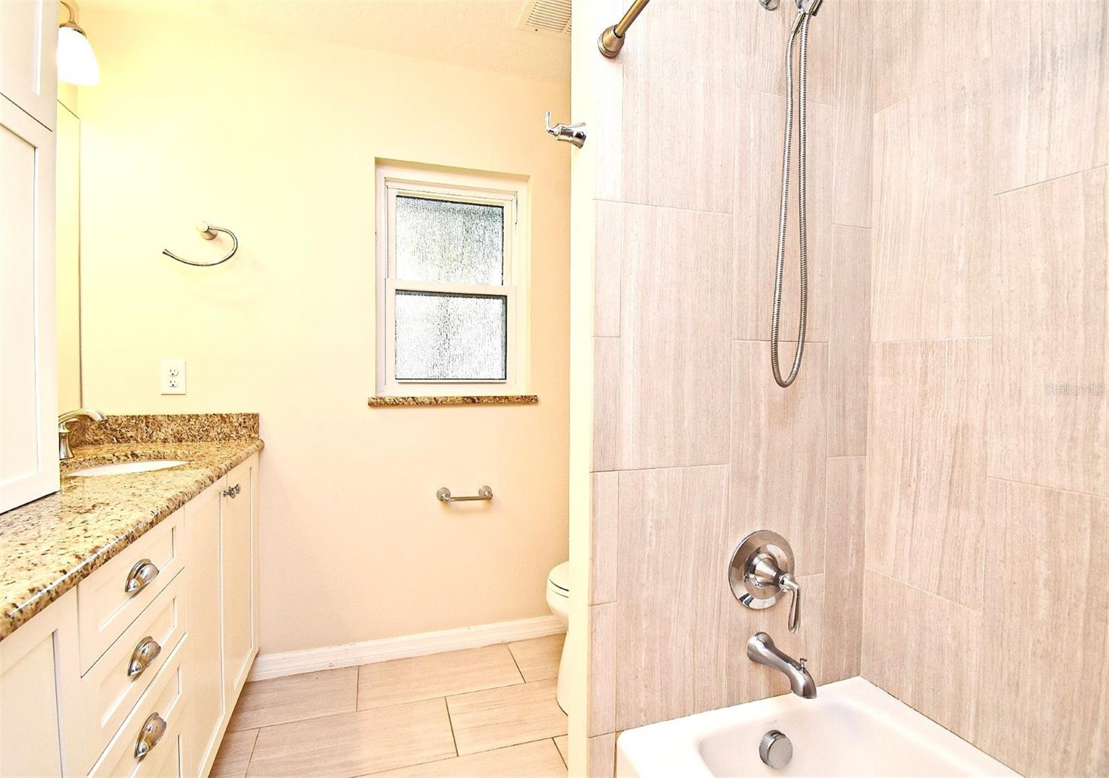Image 45 of 60 For 380 White Oak Cir