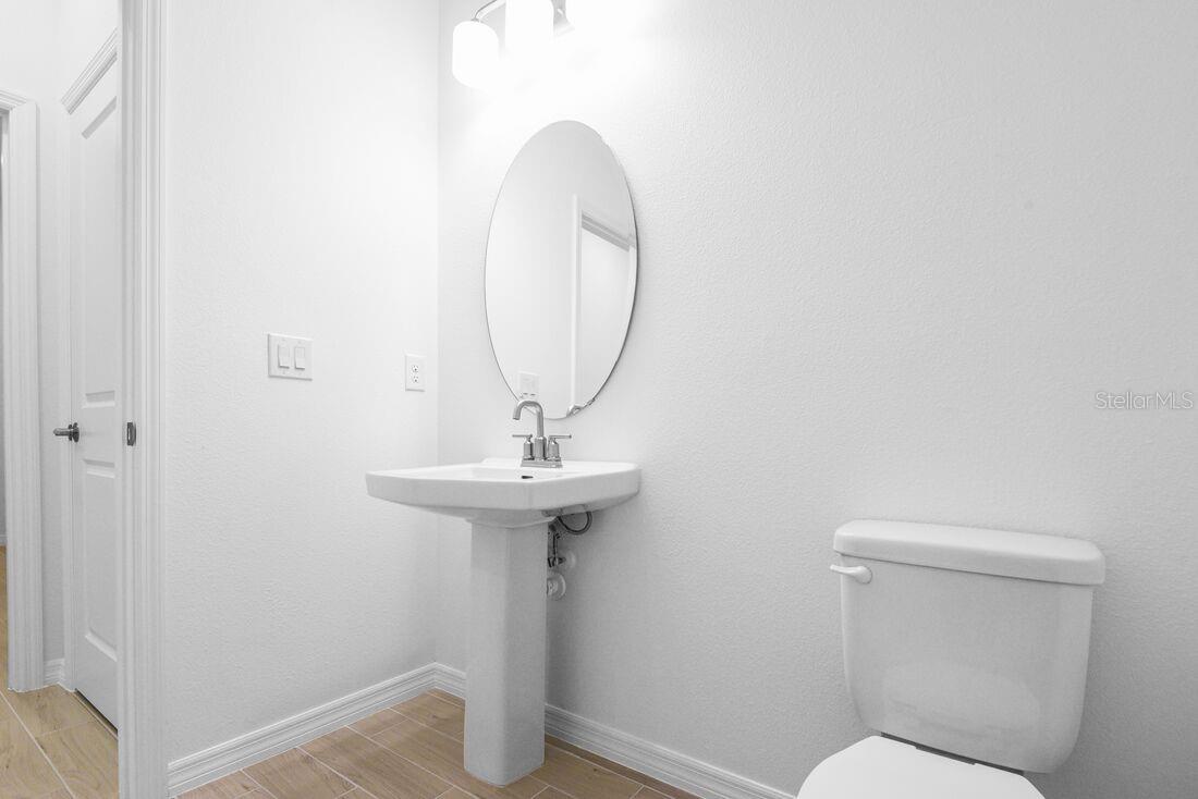 Image 34 of 51 For 846 Junonia Boulevard